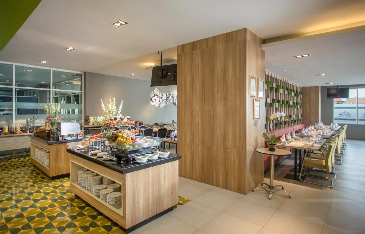 Khas Gresik Hotel Eksteriør billede